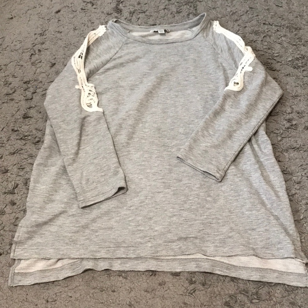 Open shoulder shirt